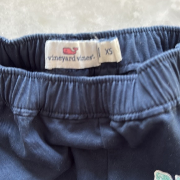 Vineyard Vines Navy Kids Shorts with Logo Whale Embroidery • XS - Picture 6 of 6